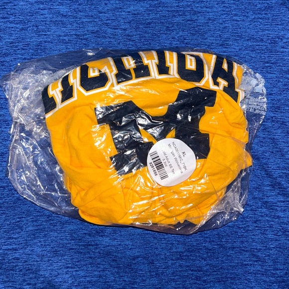 ๐๐๏ธ University of Michigan Wolverines Marquee Maize Shirt ๐๏ธ๐ - Picture 3 of 12